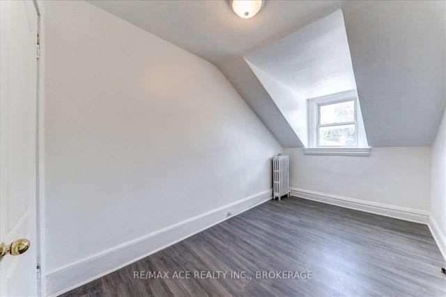 floor 3 - 173 Spadina Rd, House detached with 2 bedrooms, 1 bathrooms and 0 parking in Toronto ON | Image 17