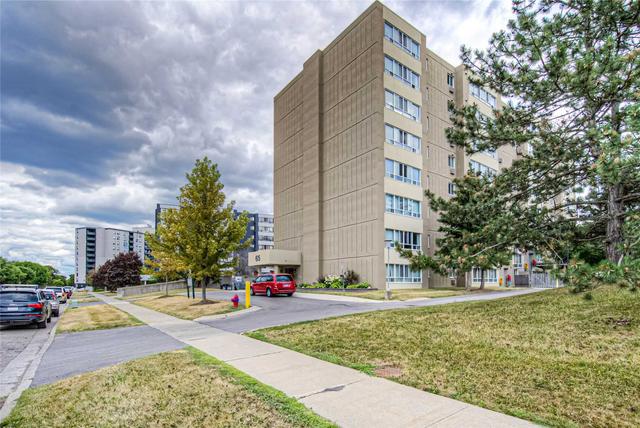 302 - 65 Highland Cres, Condo with 2 bedrooms, 1 bathrooms and 1 parking in Kitchener ON | Image 1