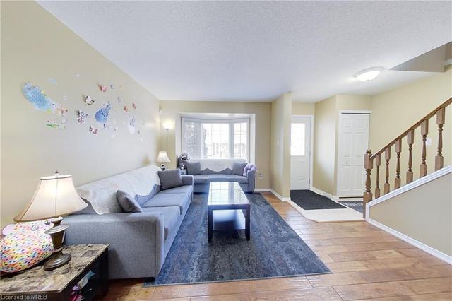 31 - 235 Saginaw Parkway, House attached with 3 bedrooms, 1 bathrooms and 1 parking in Cambridge ON | Image 4