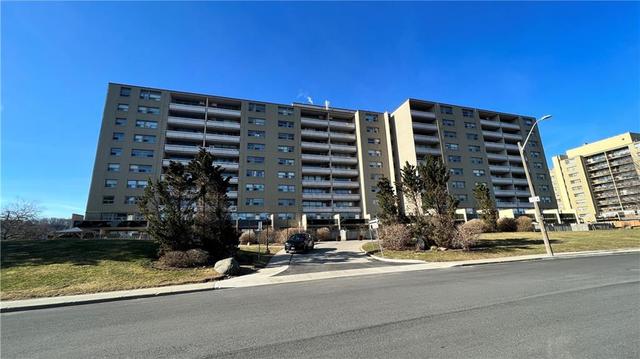 507 - 15 Albright Road, Condo with 2 bedrooms, 1 bathrooms and 1 parking in Hamilton ON | Image 1