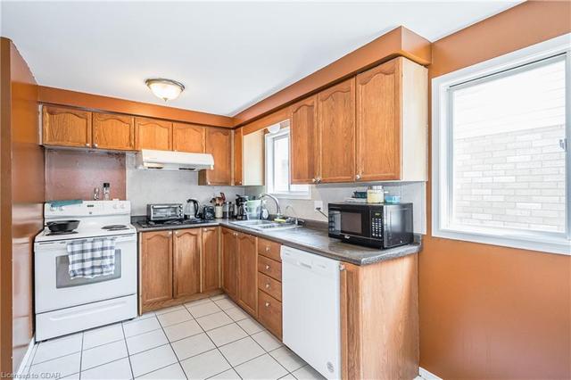 110 Cole Road, House detached with 3 bedrooms, 2 bathrooms and 3 parking in Guelph ON | Image 5