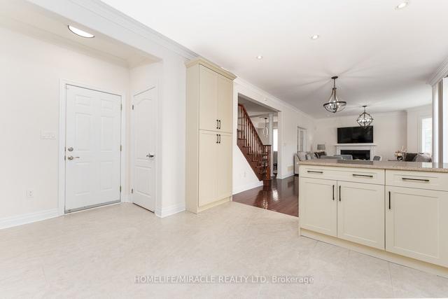 80 Glazebrook Cres, House detached with 4 bedrooms, 4 bathrooms and 6 parking in Cambridge ON | Image 6