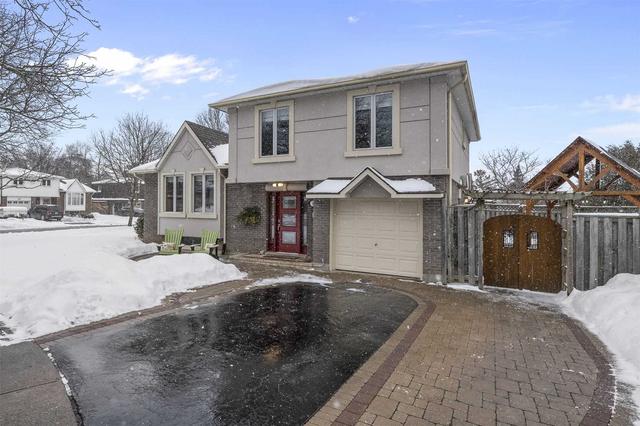 11 Lorraine Crt, House detached with 3 bedrooms, 2 bathrooms and 5 parking in Clarington ON | Image 12