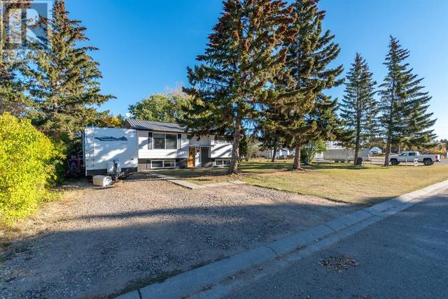 108 3 Avenue W, House detached with 4 bedrooms, 2 bathrooms and 1 parking in Neilburg SK | Image 42