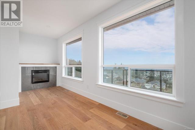 Fireplace in the Master Suite | Image 16