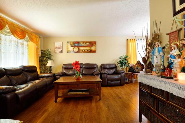 412 4 Street W, House detached with 4 bedrooms, 2 bathrooms and 3 parking in Brooks AB | Image 4