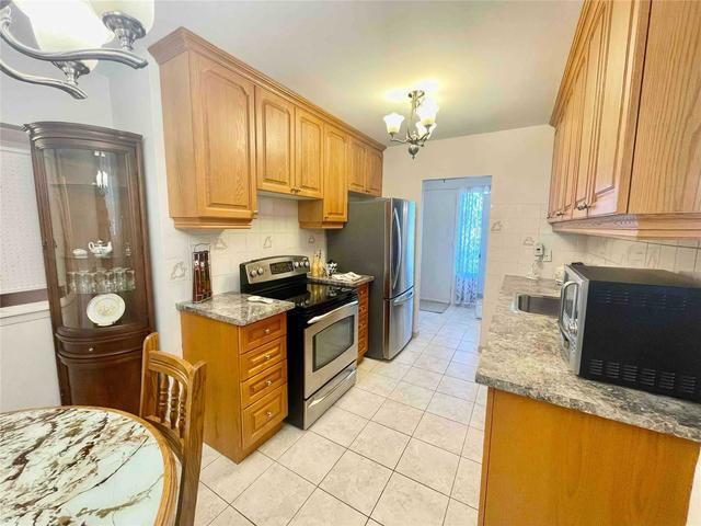 131 Duncanwoods Dr, House semidetached with 3 bedrooms, 2 bathrooms and 3 parking in Toronto ON | Image 34