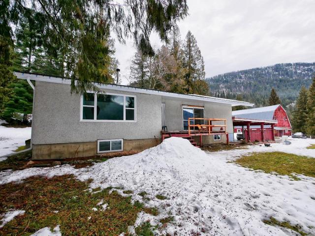 4503 Erie Ross Spur Road, House detached with 3 bedrooms, 2 bathrooms and null parking in Central Kootenay G BC | Image 11