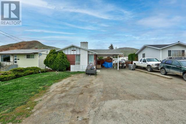 1938 Parkcrest Ave, House detached with 5 bedrooms, 2 bathrooms and null parking in Kamloops BC | Card Image
