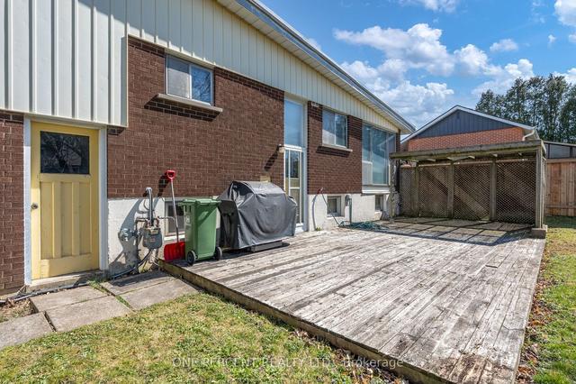 161 Laurier Ave, House detached with 3 bedrooms, 2 bathrooms and 5 parking in Hamilton ON | Image 21