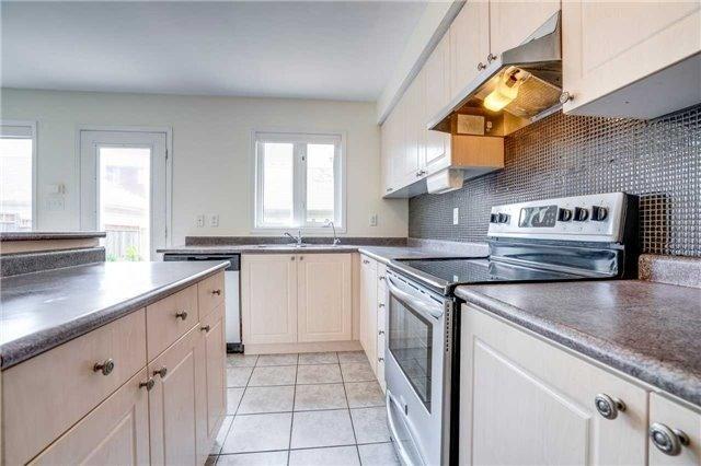 98 Georgian Dr, House semidetached with 3 bedrooms, 3 bathrooms and 2 parking in Oakville ON | Image 15