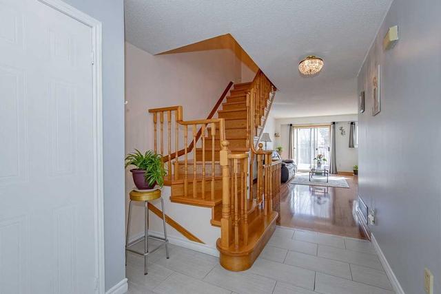186 Enchanted Hills Cres, House detached with 3 bedrooms, 4 bathrooms and 3 parking in Toronto ON | Image 35