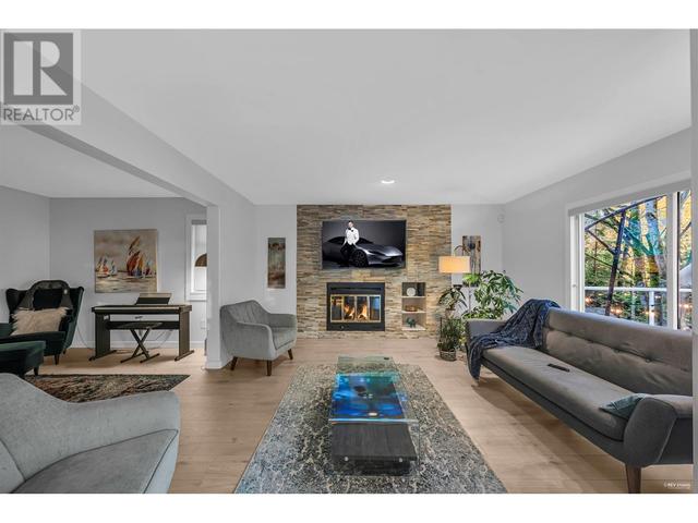 129 Aspenwood Drive, House detached with 5 bedrooms, 4 bathrooms and 4 parking in Port Moody BC | Image 18