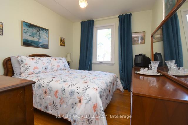 5 West 1st St, House detached with 2 bedrooms, 1 bathrooms and 3 parking in Hamilton ON | Image 3
