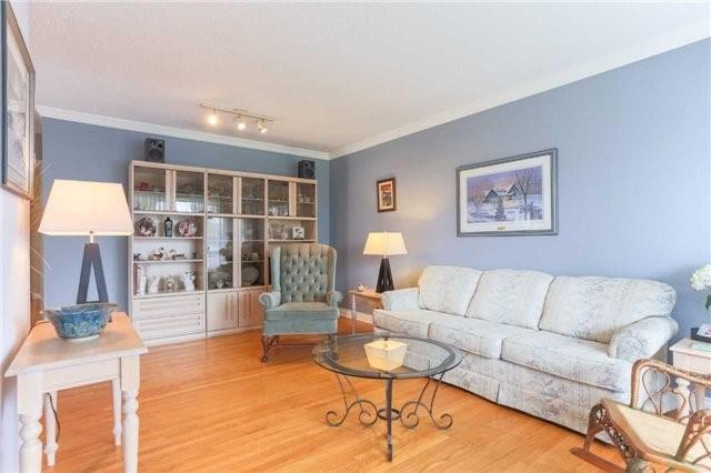 52 Duncan Bull Dr, House detached with 3 bedrooms, 2 bathrooms and 2 parking in Brampton ON | Image 4
