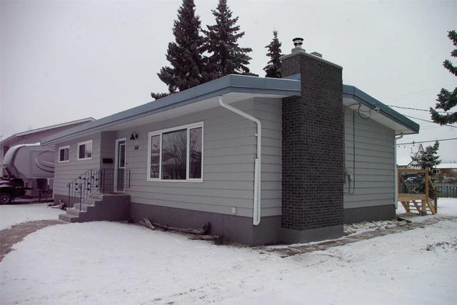 1 - 1545 109 Ave, House detached with 3 bedrooms, 2 bathrooms and 4 parking in Dawson Creek BC | Image 1