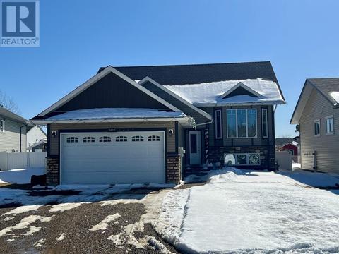 5613 Birch Drive, House detached with 5 bedrooms, 3 bathrooms and null parking in Northern Rockies BC | Card Image