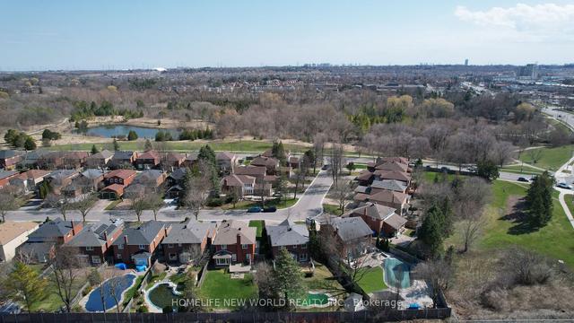 18 Couperthwaite Cres, House detached with 4 bedrooms, 4 bathrooms and 6 parking in Markham ON | Image 30