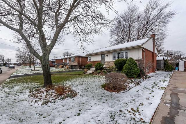 24 Ashland Ave, House detached with 3 bedrooms, 2 bathrooms and 3 parking in Hamilton ON | Image 12
