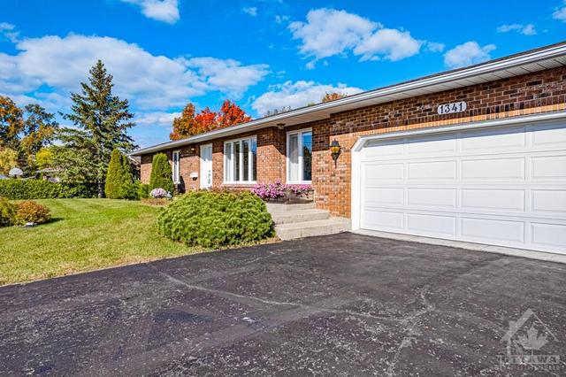1341 Johnston Drive, House detached with 3 bedrooms, 3 bathrooms and 11 parking in Ottawa ON | Image 5