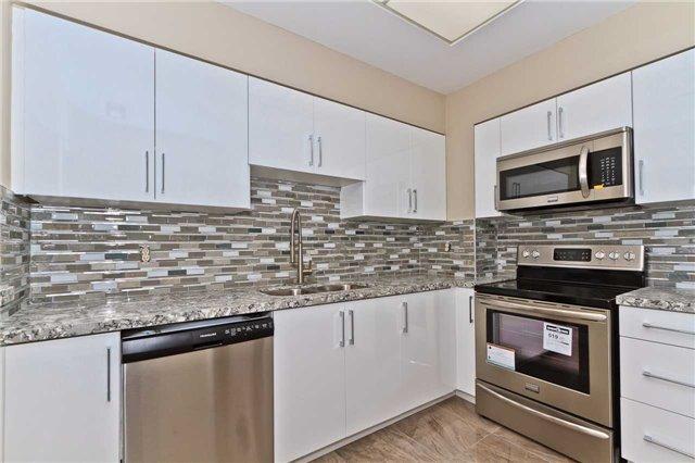 Ph 7 - 880 Dundas St W, Condo with 1 bedrooms, 1 bathrooms and 2 parking in Mississauga ON | Image 9
