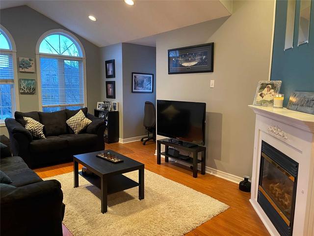 12 Prince Cres, House detached with 3 bedrooms, 3 bathrooms and 8 parking in Brampton ON | Image 13