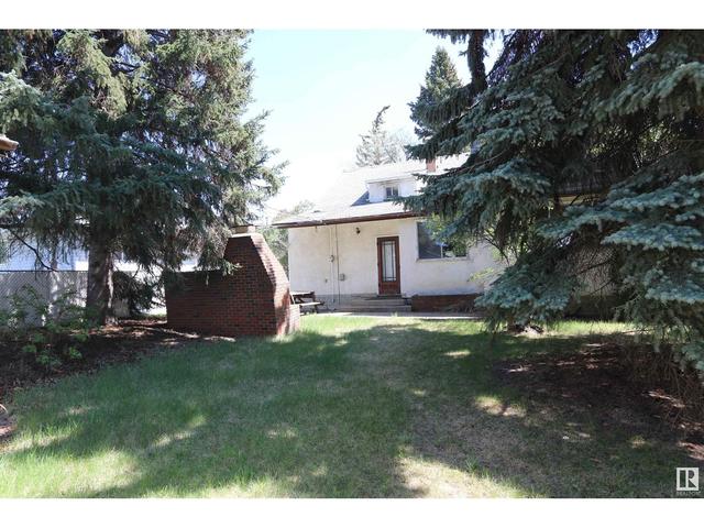14635 Mackenzie Dr Nw Nw, House detached with 6 bedrooms, 2 bathrooms and 4 parking in Edmonton AB | Image 38