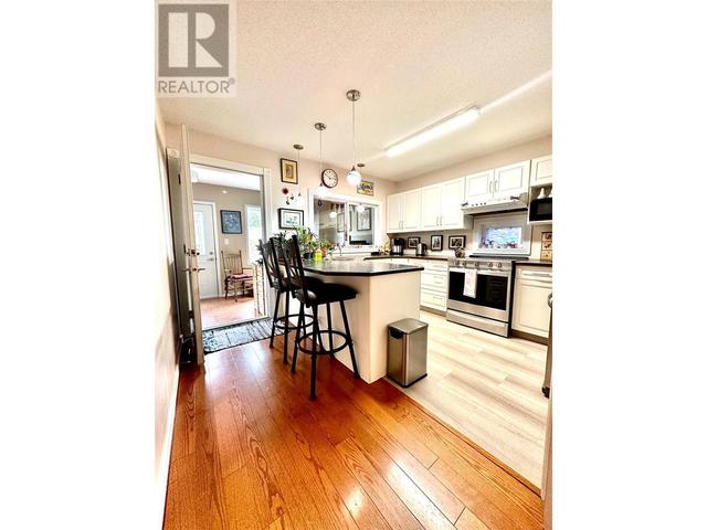 521 - 10th Avenue Unit# 1, House detached with 2 bedrooms, 2 bathrooms and 6 parking in Keremeos BC | Image 22