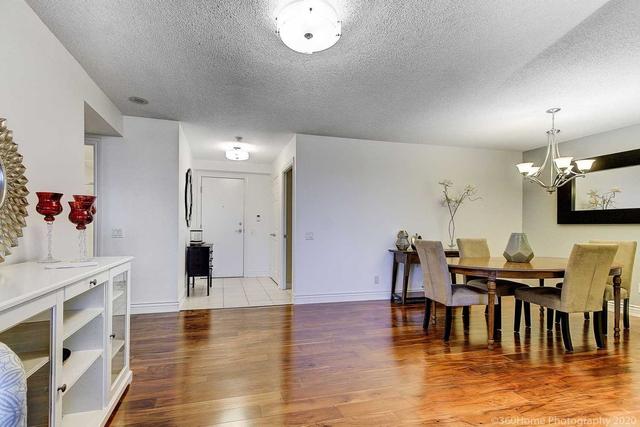 208 - 5229 Dundas St W, Condo with 2 bedrooms, 2 bathrooms and 1 parking in Toronto ON | Image 3