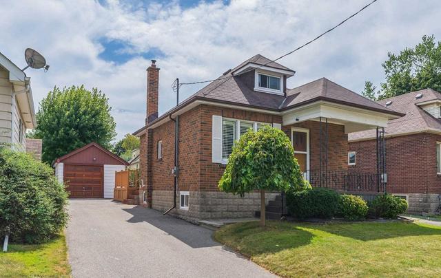 203 Hibbert Ave, House detached with 3 bedrooms, 2 bathrooms and 5 parking in Oshawa ON | Image 1