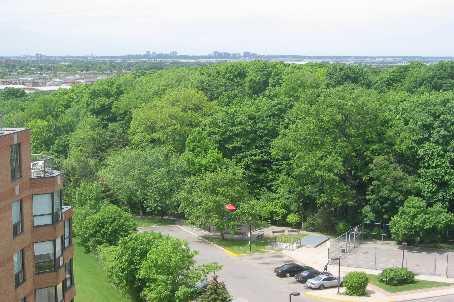 1002 - 6 Humberline Dr, Condo with 2 bedrooms, 2 bathrooms and 2 parking in Toronto ON | Image 6