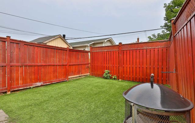 118 Northland Ave, House detached with 3 bedrooms, 3 bathrooms and 1 parking in Toronto ON | Image 32