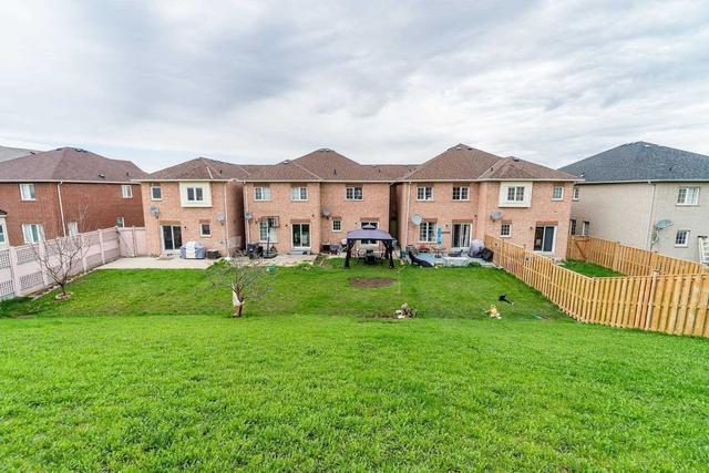 183 Checkerberry Cres, House attached with 3 bedrooms, 3 bathrooms and 3 parking in Brampton ON | Image 15