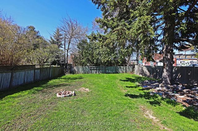228 Glenwood Cres, House detached with 2 bedrooms, 2 bathrooms and 2 parking in Toronto ON | Image 27