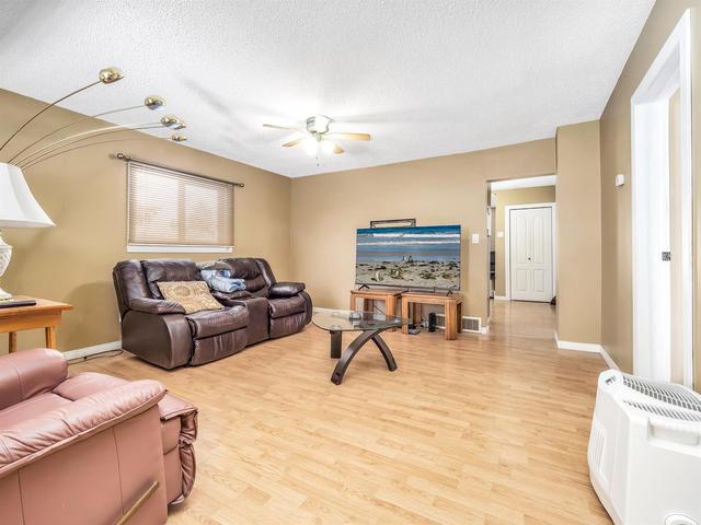 2217 17 Street, House detached with 2 bedrooms, 1 bathrooms and 4 parking in Lethbridge County AB | Image 6