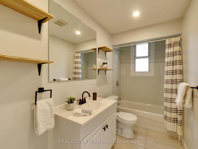 190 East 14th St, House detached with 2 bedrooms, 2 bathrooms and 4 parking in Hamilton ON | Image 14