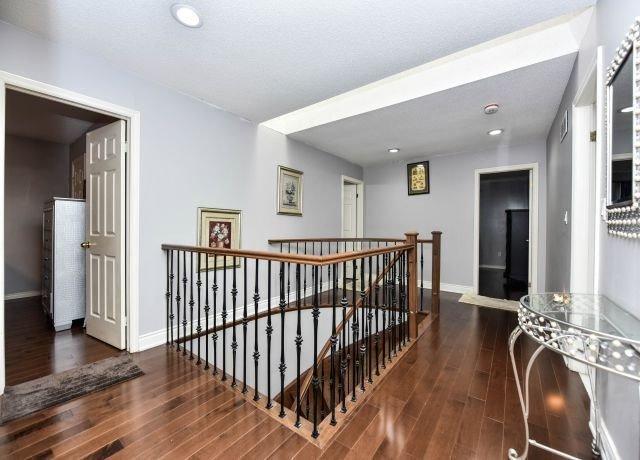 36 Tofield Cres, House detached with 5 bedrooms, 5 bathrooms and 4 parking in Toronto ON | Image 11