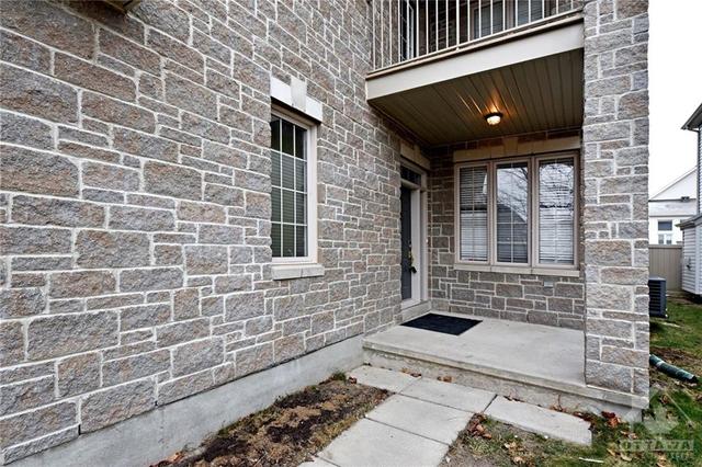 269 Trail Side Circle, House detached with 4 bedrooms, 3 bathrooms and 6 parking in Ottawa ON | Image 2