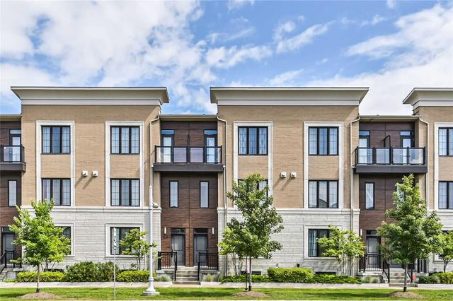 61 Village Pkwy, Townhouse with 3 bedrooms, 5 bathrooms and 4 parking in Markham ON | Image 1