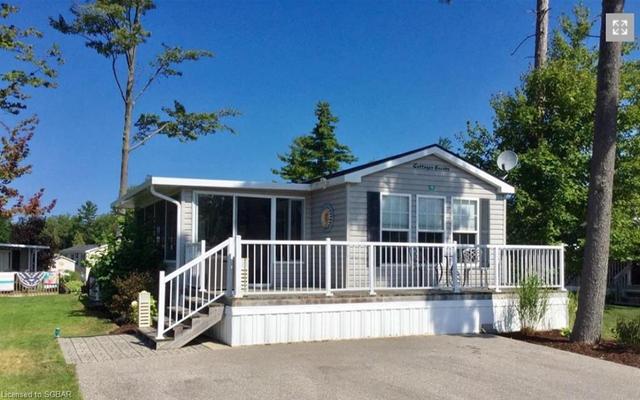 14 White Pines Trail, House detached with 3 bedrooms, 1 bathrooms and null parking in Wasaga Beach ON | Image 2