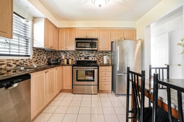 2 Brisbane Crt, Townhouse with 2 bedrooms, 2 bathrooms and 2 parking in Brampton ON | Image 14