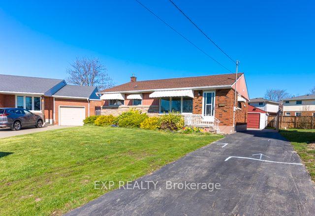 7069 Douglas Cres, House detached with 3 bedrooms, 2 bathrooms and 5 parking in Niagara Falls ON | Image 1