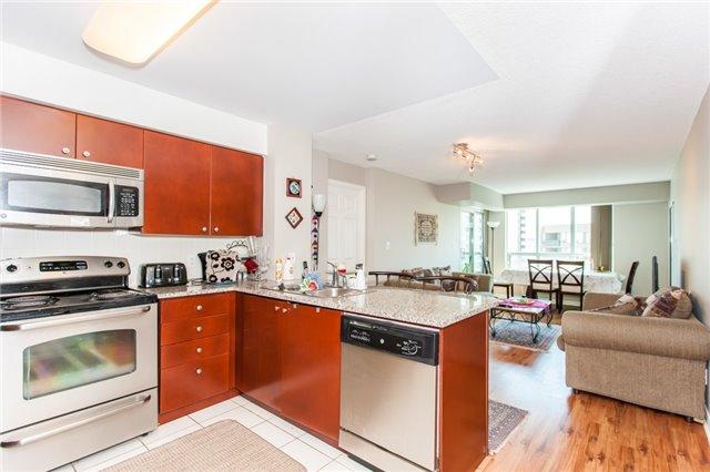 2010 - 335 Rathburn Rd W, Condo with 2 bedrooms, 2 bathrooms and 1 parking in Mississauga ON | Image 2