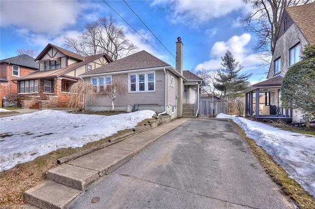 6250 Dawlish Avenue, House detached with 4 bedrooms, 2 bathrooms and null parking in Niagara Falls ON | Image 1