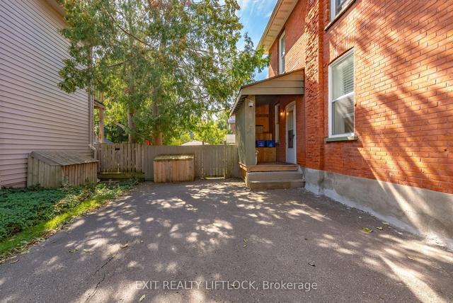 595 Bolivar St, House detached with 3 bedrooms, 2 bathrooms and 4 parking in Peterborough ON | Image 34