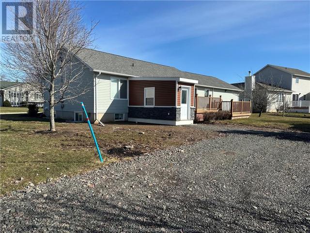 100 Hillary Cres, House detached with 5 bedrooms, 3 bathrooms and null parking in Moncton NB | Image 3