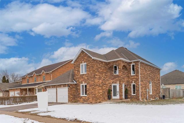 11 Beasley Cres, House detached with 4 bedrooms, 3 bathrooms and 4 parking in Cambridge ON | Image 36