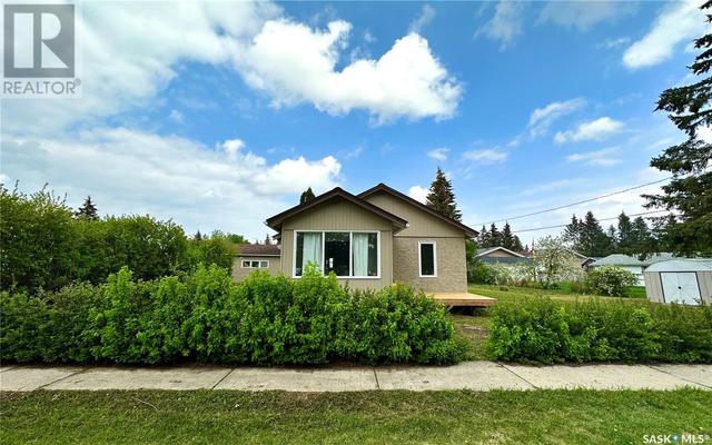402 4th Street, House detached with 2 bedrooms, 1 bathrooms and null parking in Medstead SK | Image 1