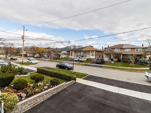 66 Orchardcroft Cres, House semidetached with 3 bedrooms, 2 bathrooms and 3 parking in Toronto ON | Image 37