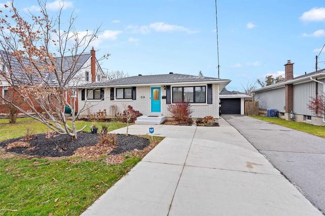 259 Lakeshore Rd, House detached with 3 bedrooms, 2 bathrooms and 4 parking in St. Catharines ON | Card Image